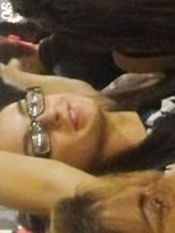 Pompinara con gli occhiali!