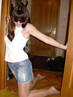 CASALINGHE MOGLI IN COLLANT PER CASA