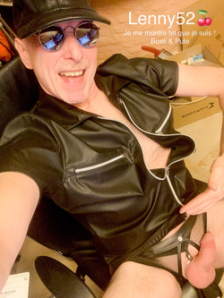 Lenny52????, Una troia… desnuda