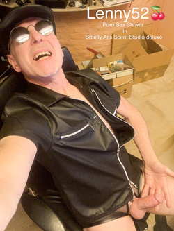 Lenny52????, Una troia… desnuda