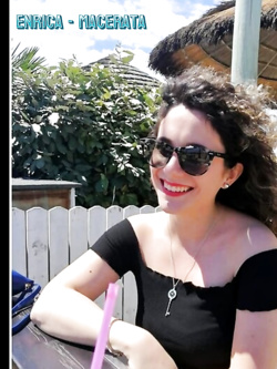 ENRICA SUPER ESIBIZIONISTA