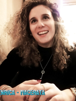 ENRICA SUPER ESIBIZIONISTA