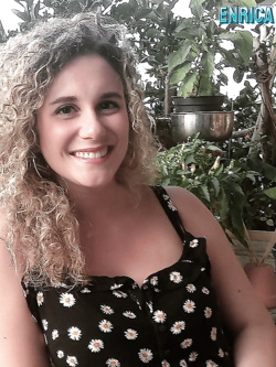 ENRICA SUPER ESIBIZIONISTA