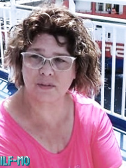 carmela - matura esibizionista di modena