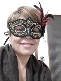 carmela - matura esibizionista di modena