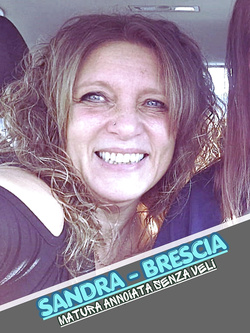 sandra - milf esibizionista di varese