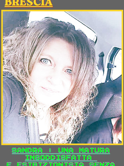 sandra - milf esibizionista di varese