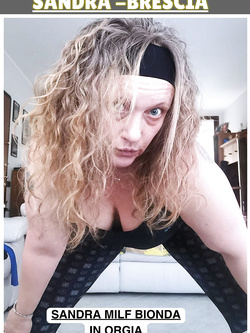 sandra - milf esibizionista di varese