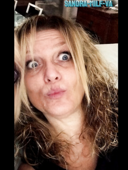 sandra - milf esibizionista di varese