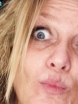 sandra - milf esibizionista di varese