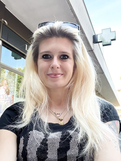 azzurra - estetista esibizionista di pavia