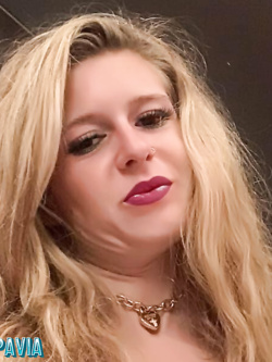 azzurra - estetista esibizionista di pavia
