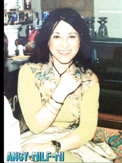 MILF - MATURE  ESIBIZIONISTE