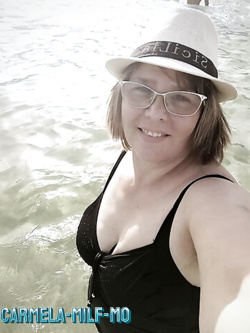 MILF - MATURE  ESIBIZIONISTE