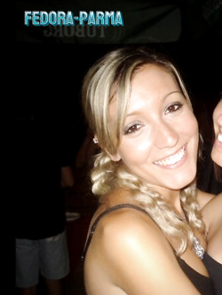 fedora - hostess esibizionista parma