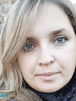 VIKY BLOND - MI - RUMENA ESIBIZIONISTA