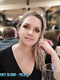 VIKY BLOND - MI - RUMENA ESIBIZIONISTA