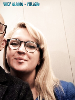 viky blond - milano-rumena esibizionista