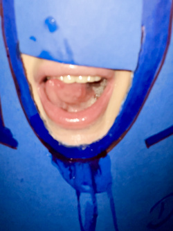 Moglie Troia spompina al GloryHole