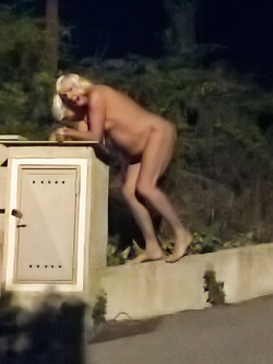 Oca schiava prostituta - 3285932523 - Batto In strada -