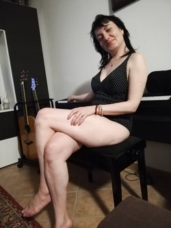 Che troia diventa mia moglie quando posa nuda!