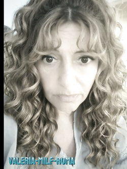 valeria - matura esibizionista di roma