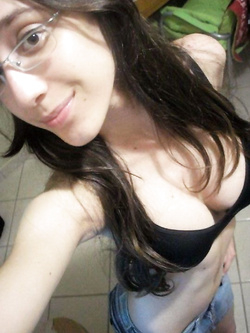 Selfie hot di Giulia troietta con le tettone al naturale