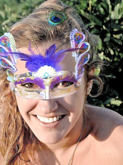donne in maschera - il fantastico senso del mistero