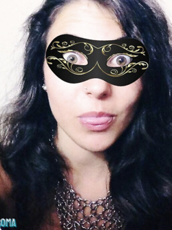 donne in maschera - il fantastico senso del mistero