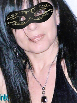 donne in maschera - il fantastico senso del mistero
