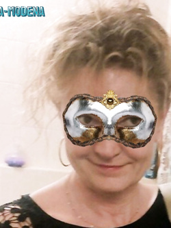donne in maschera - il fantastico senso del mistero