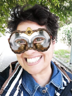 donne in maschera e non - situazioni reali -scambismo