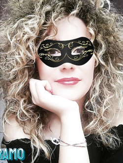 donne in maschera e non - situazioni reali -scambismo