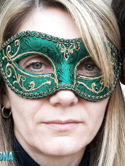 donne in maschera e non - situazioni reali -scambismo