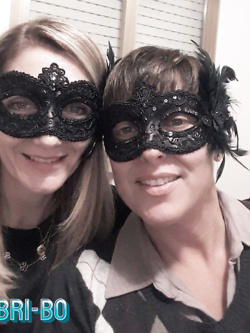 donne in maschera e non - situazioni reali -scambismo