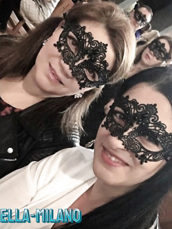 donne in maschera e non - situazioni reali -scambismo