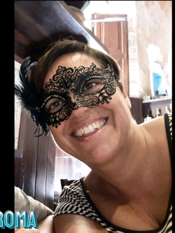 donne in maschera e non - situazioni reali -scambismo