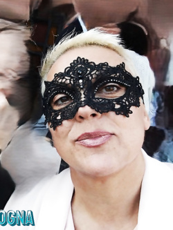 donne in maschera e non - situazioni reali -scambismo