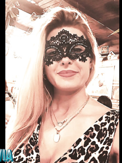 donne in maschera e non - situazioni reali -scambismo