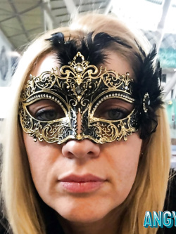 donne in maschera e non - situazioni reali -scambismo