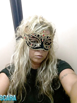 donne in maschera e non - situazioni reali -scambismo