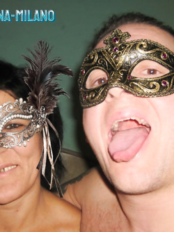 donne in maschera e non - situazioni reali -scambismo