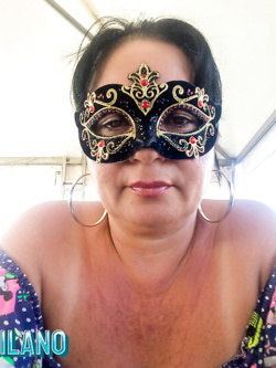 donne in maschera e non - situazioni reali -scambismo