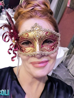 donne in maschera e non - situazioni reali -scambismo