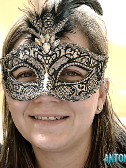 donne in maschera e non - situazioni reali -scambismo