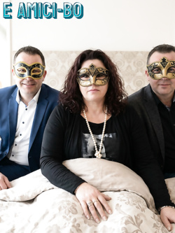 donne in maschera e non - situazioni reali -scambismo