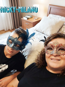 donne in maschera e non - situazioni reali -scambismo