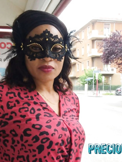 donne in maschera e non - situazioni reali -scambismo