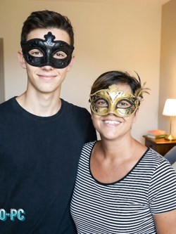 donne in maschera e non - situazioni reali -scambismo