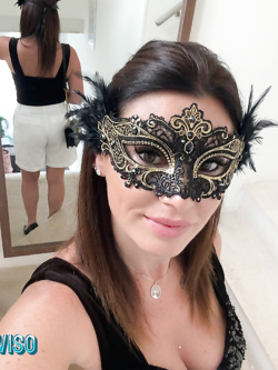 donne in maschera e non - situazioni reali -scambismo